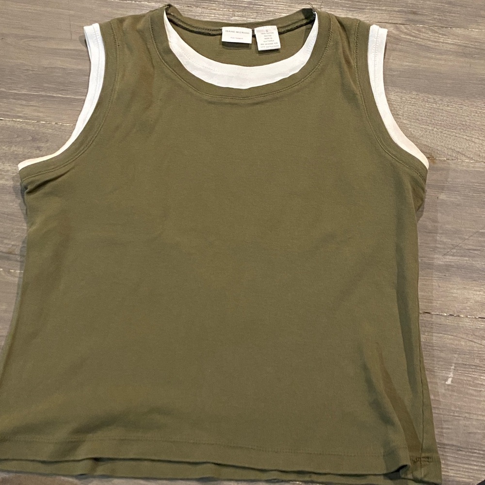 Isaac Mizrahi Olive and White Tank Top